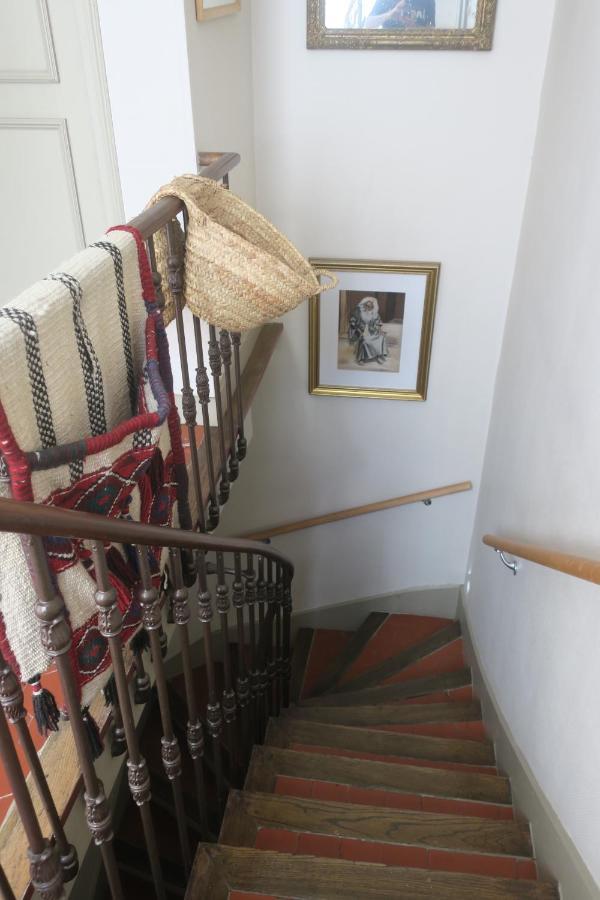 Tombe La Nefle Bed & Breakfast Авиньон Екстериор снимка