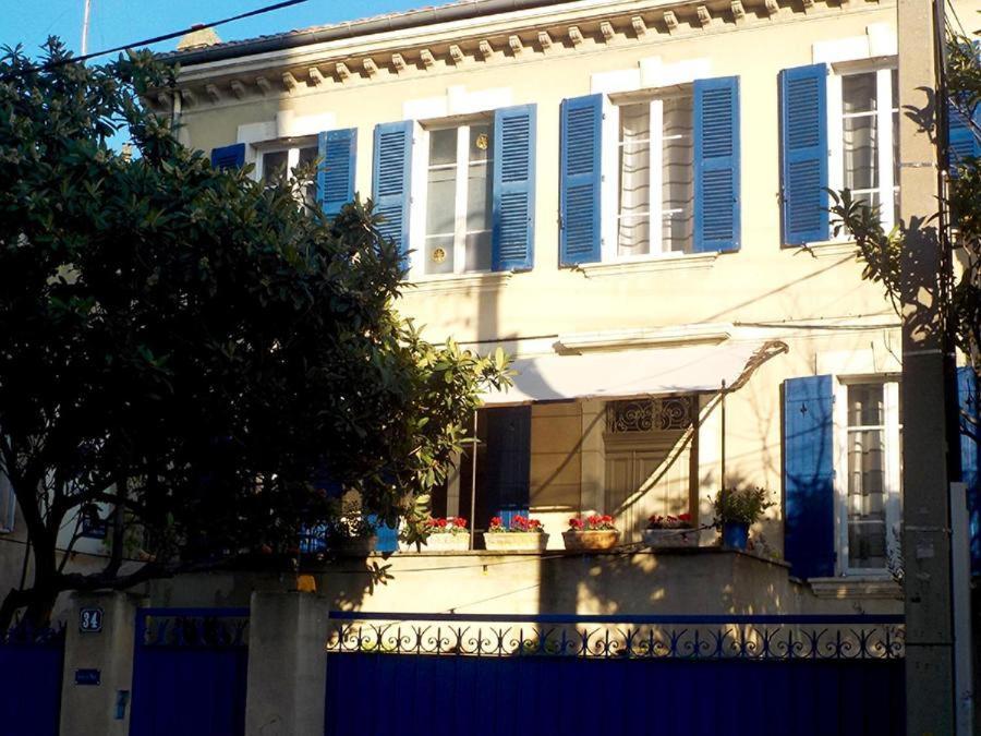 Tombe La Nefle Bed & Breakfast Авиньон Екстериор снимка
